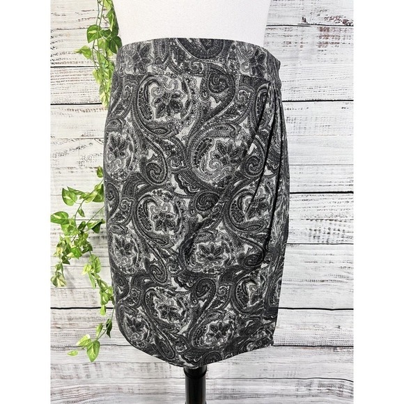 Talbots Skirt size 10 Petite Black Gray Wool Paisley Wrap Straight Knee Boho - Picture 2 of 11
